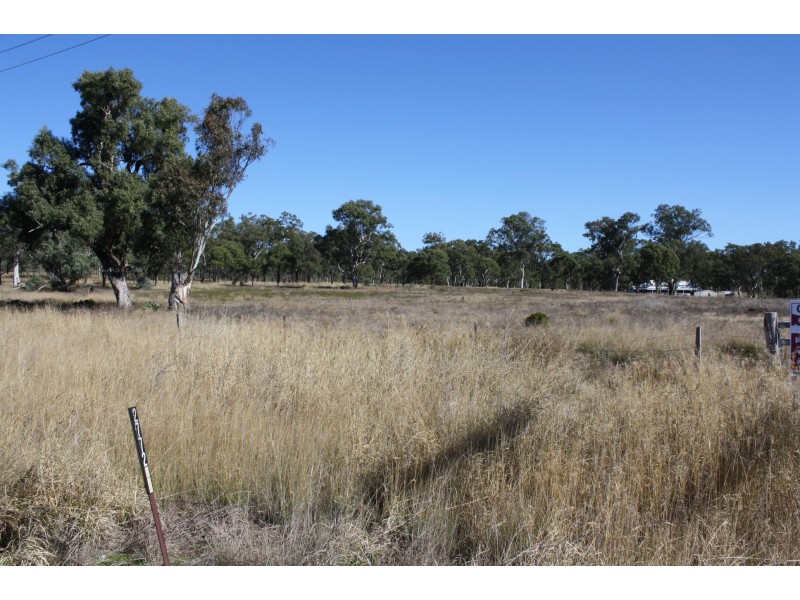 2772 Leyburn Cunningham Rd, Pratten QLD 4370