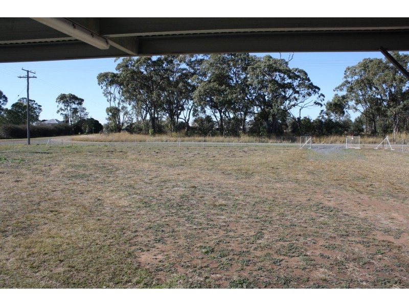 21 Leslie Street, Hendon QLD 4362