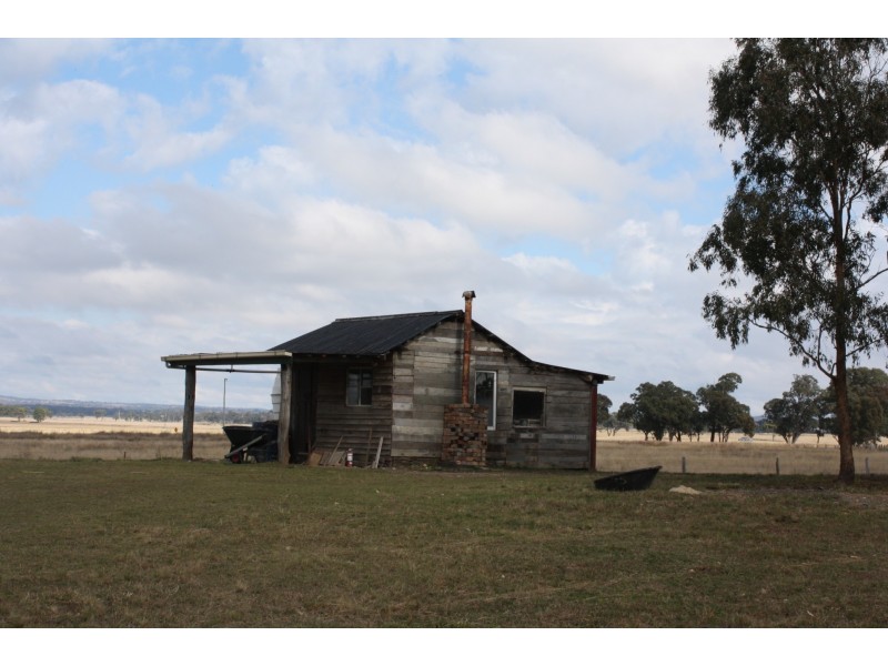 469 Cunningham Road, Cunningham QLD 4370