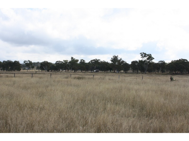 469 Cunningham Road, Cunningham QLD 4370