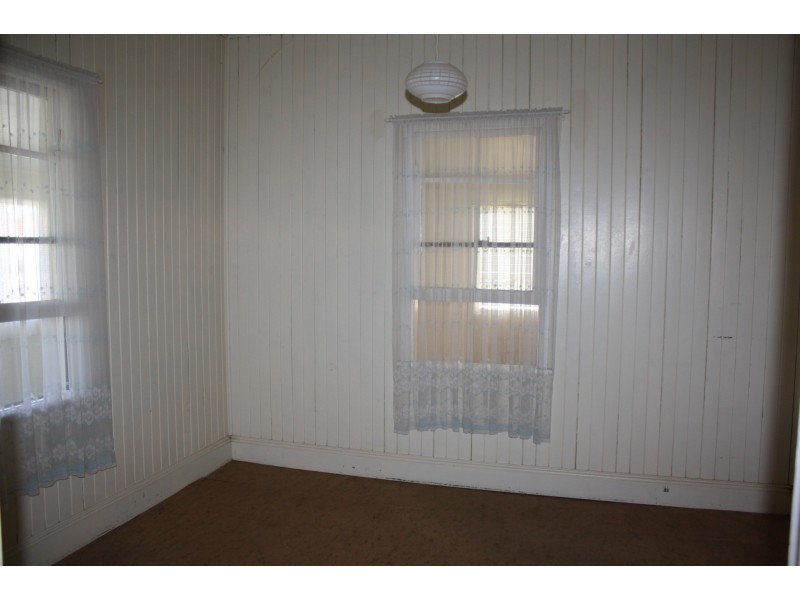 28 Drayton St, Allora QLD 4362
