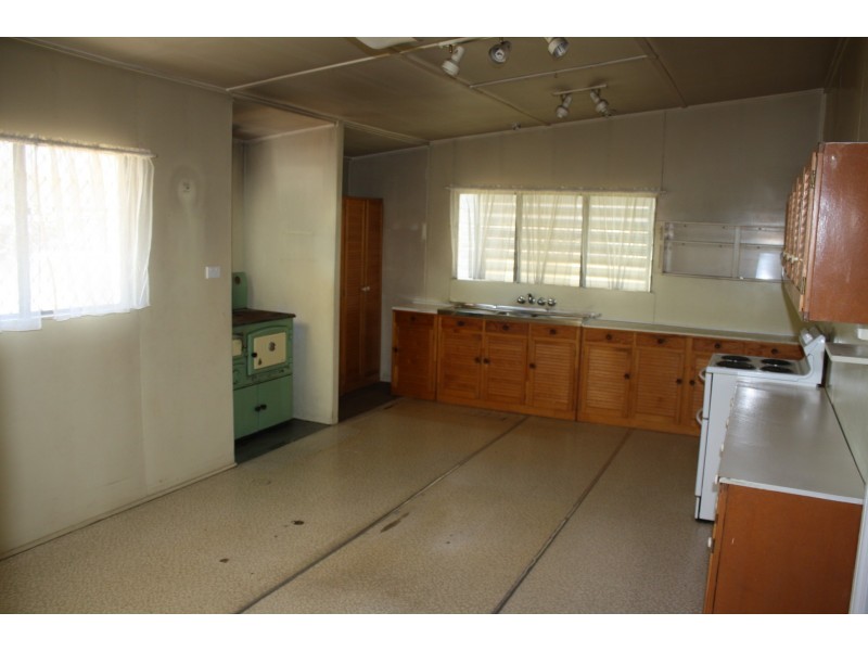 28 Drayton St, Allora QLD 4362