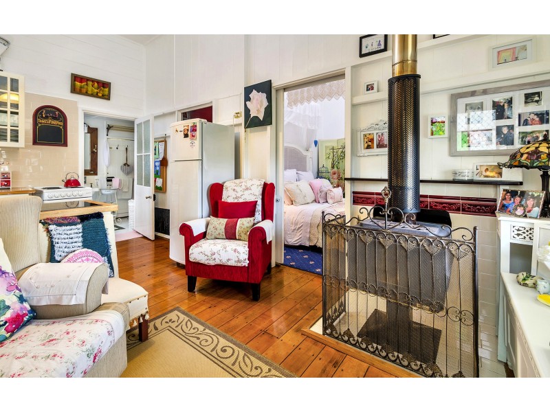 21 Drayton Street, Allora QLD 4362