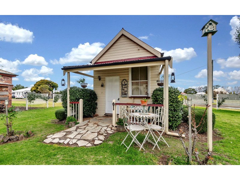 21 Drayton Street, Allora QLD 4362