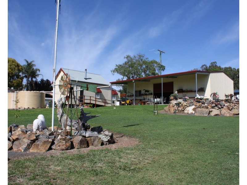 104 White Street, Pratten QLD 4370