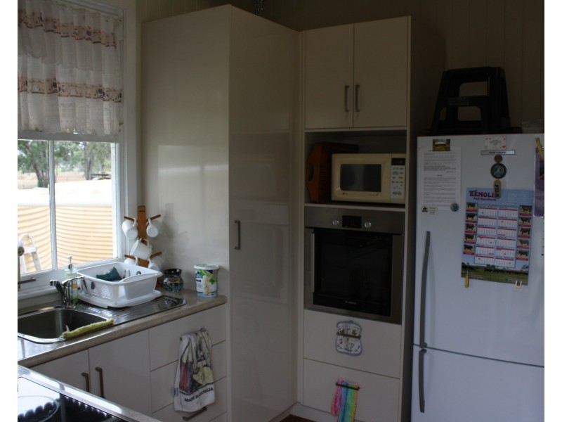 104 White Street, Pratten QLD 4370