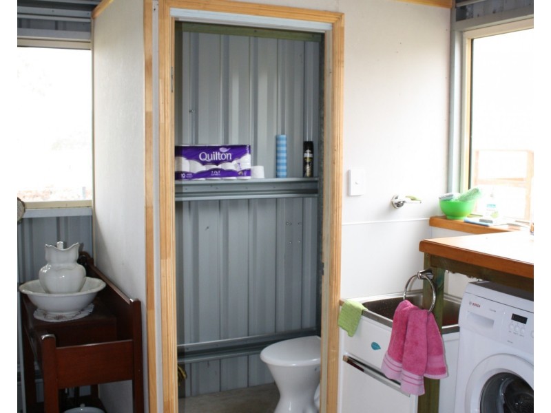 104 White Street, Pratten QLD 4370