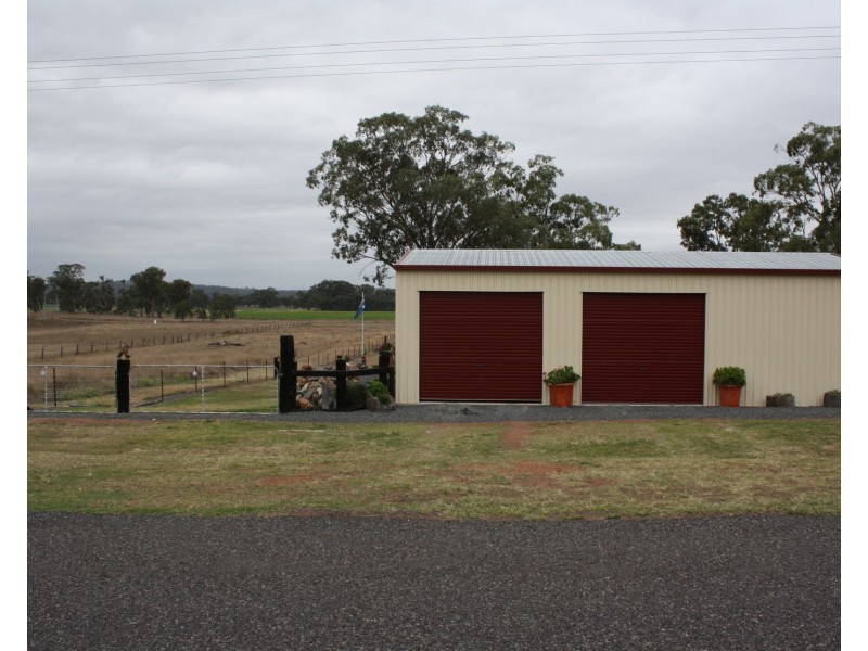 104 White Street, Pratten QLD 4370