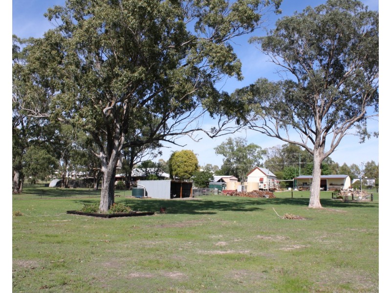 104 White Street, Pratten QLD 4370