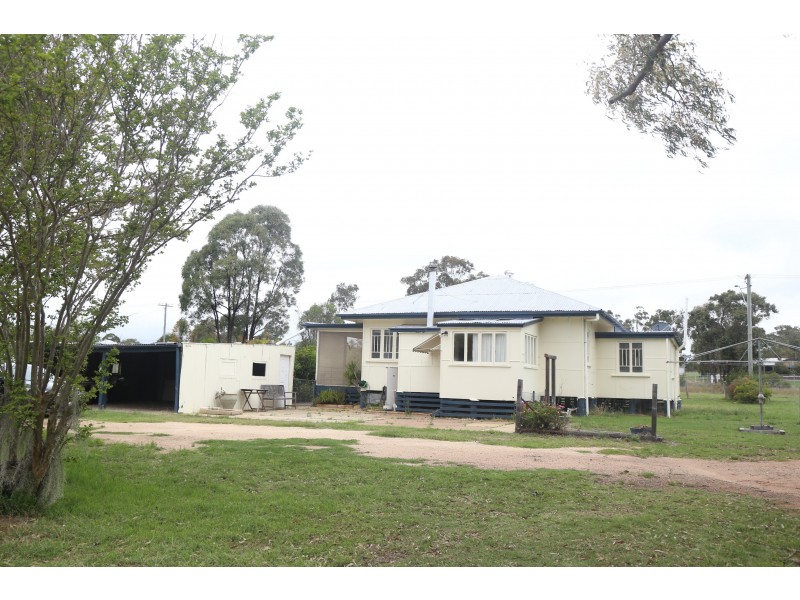 273 Pratten St, Warwick QLD 4370