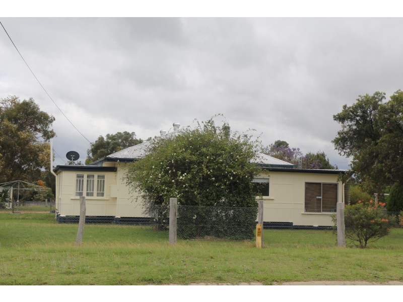 273 Pratten St, Warwick QLD 4370