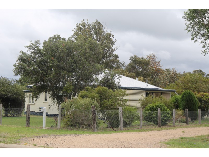 273 Pratten St, Warwick QLD 4370