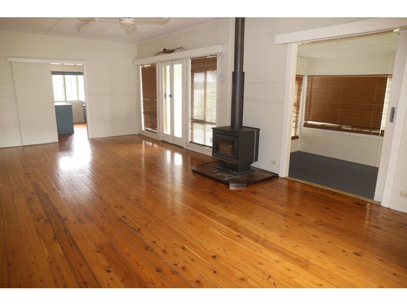 273 Pratten St, Warwick QLD 4370