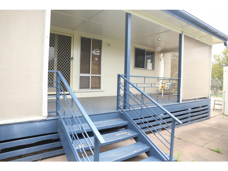 273 Pratten St, Warwick QLD 4370