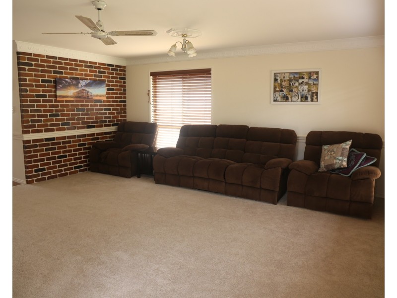 22 Peace Street, Warwick QLD 4370