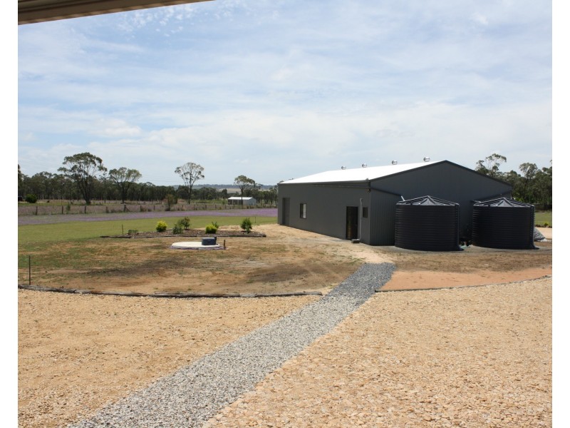 98 Goomburra St, Hendon QLD 4362