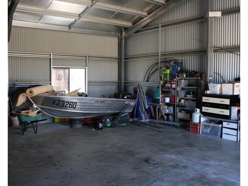 98 Goomburra St, Hendon QLD 4362