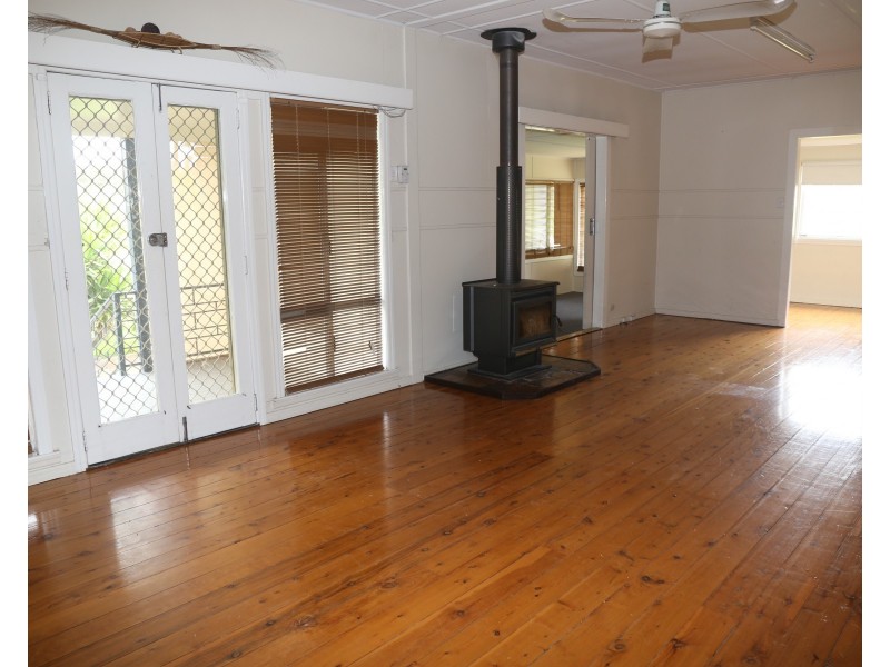 273 Pratten St, Warwick QLD 4370