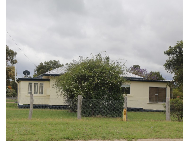 273 Pratten St, Warwick QLD 4370