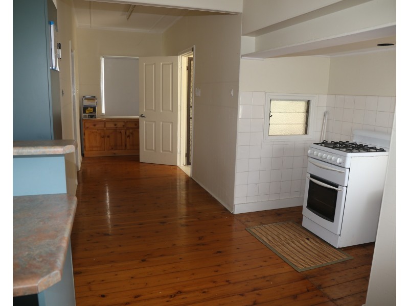 273 Pratten St, Warwick QLD 4370