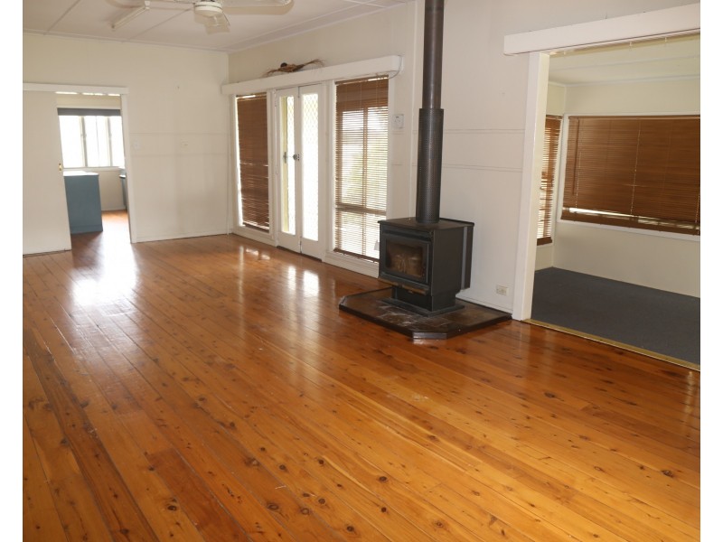 273 Pratten St, Warwick QLD 4370