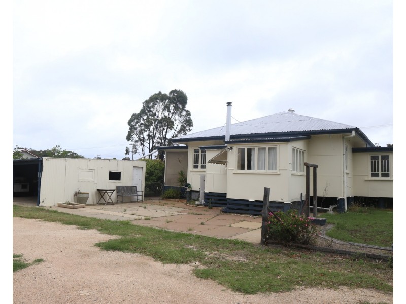 273 Pratten St, Warwick QLD 4370