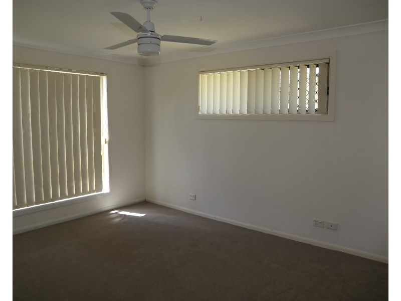 8 Chapel Ct, Warwick QLD 4370