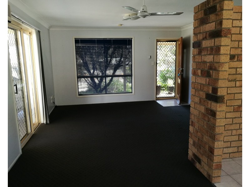 27 Furness Cres, Warwick QLD 4370