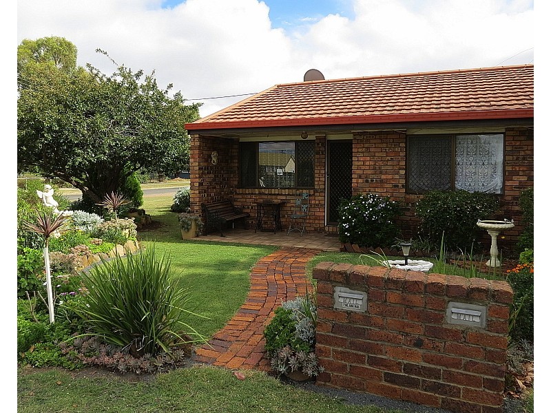 1/8 Edward St, Clifton QLD 4361