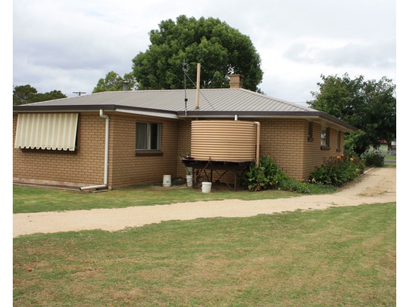 46 Arnold St, Allora QLD 4362