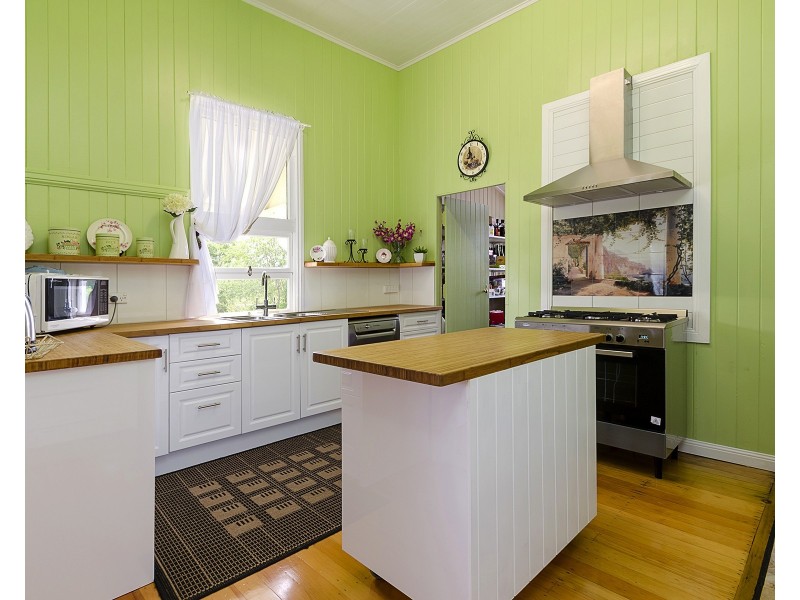 11 Wood St, Warwick QLD 4370
