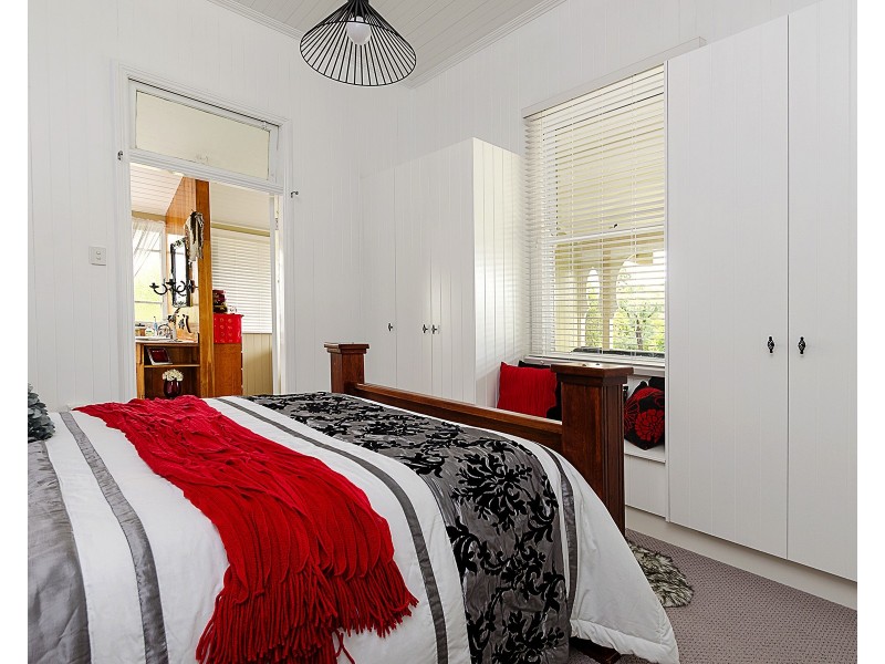 11 Wood St, Warwick QLD 4370