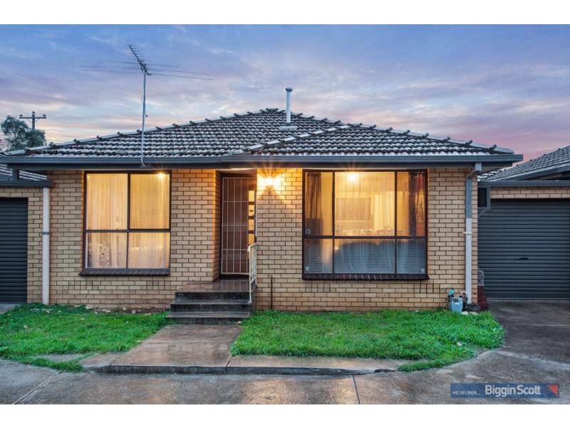 2/116 Blackshaws Road, South Kingsville VIC 3015