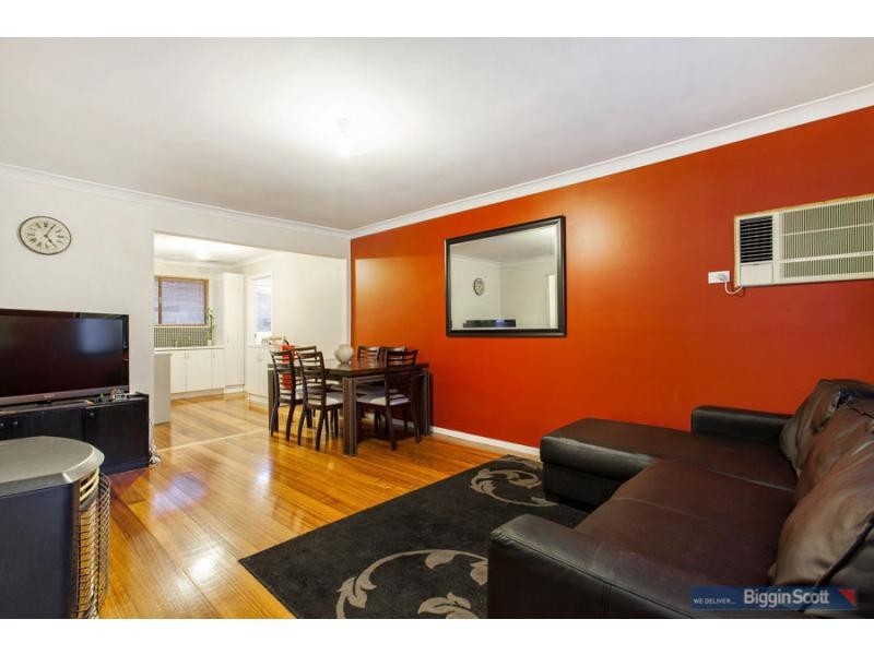 2/116 Blackshaws Road, South Kingsville VIC 3015