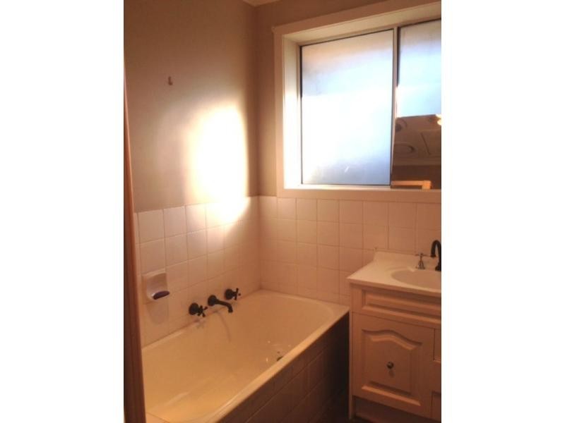 5/2 Corrigan Avenue, Brooklyn VIC 3012