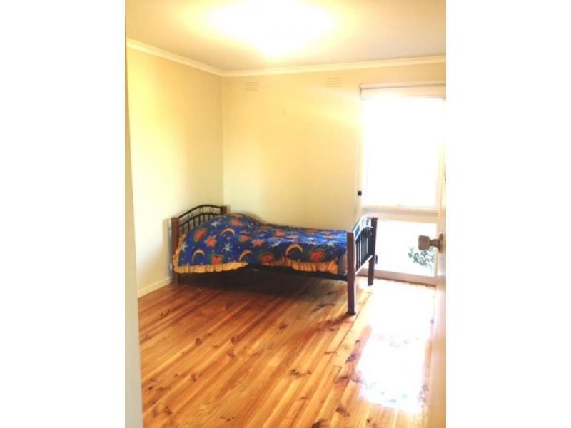 5/2 Corrigan Avenue, Brooklyn VIC 3012