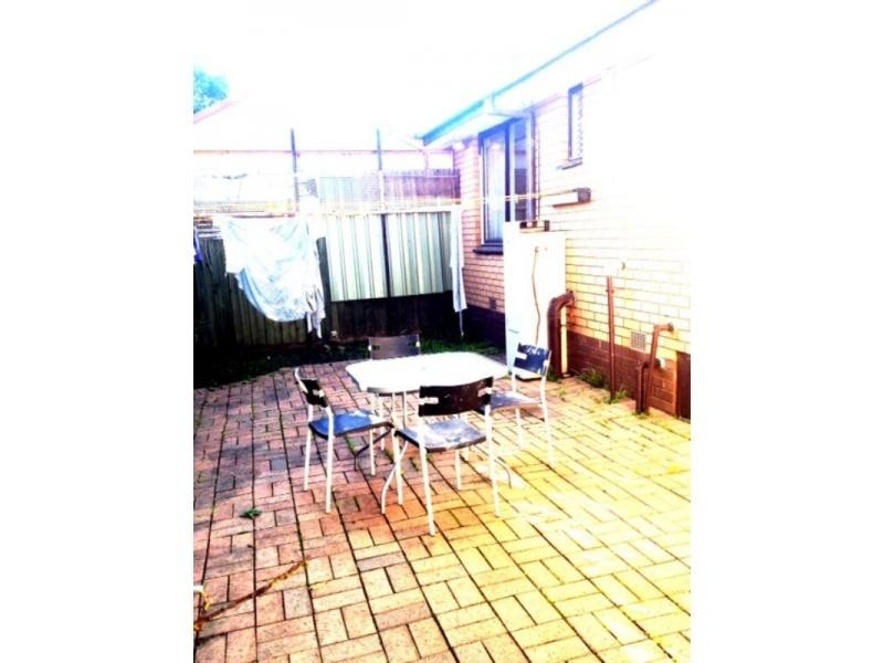 5/2 Corrigan Avenue, Brooklyn VIC 3012