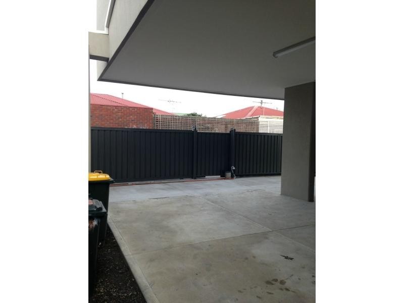 2/79 Hudsons Road, Spotswood VIC 3015