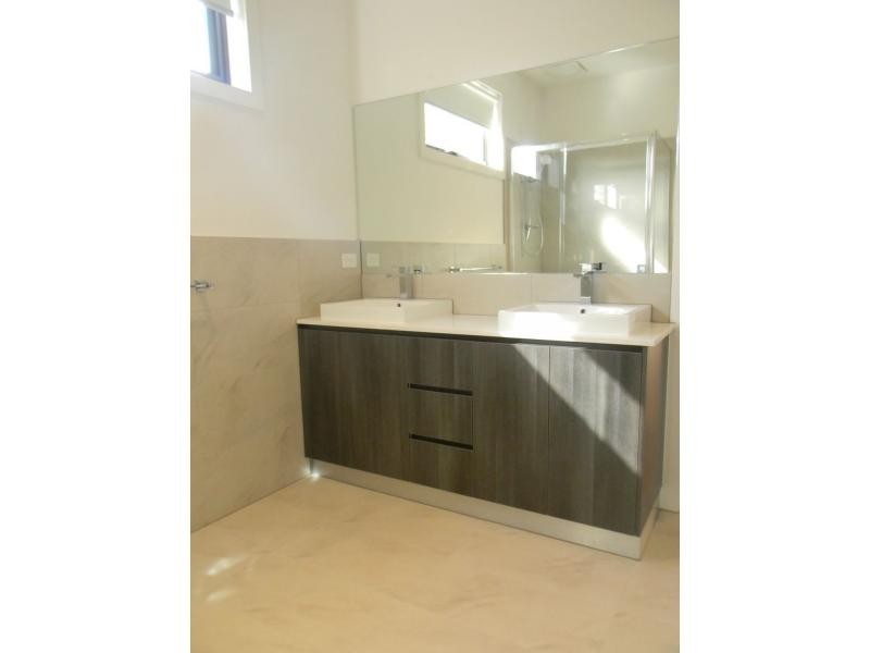 1/13 Kyle Road, Altona North VIC 3025