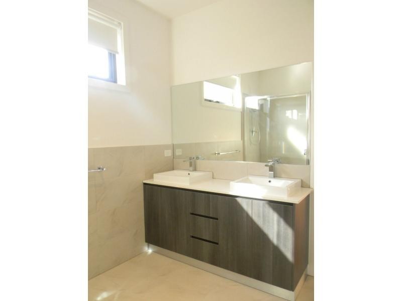 3/13 Kyle Road, Altona North VIC 3025