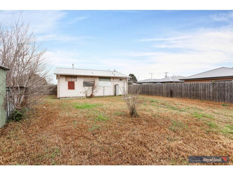 8 Balmoral Street, Braybrook VIC 3019
