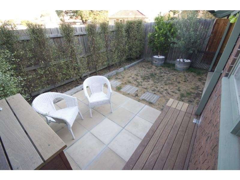 8/85 Ballarat Road, Maidstone VIC 3012