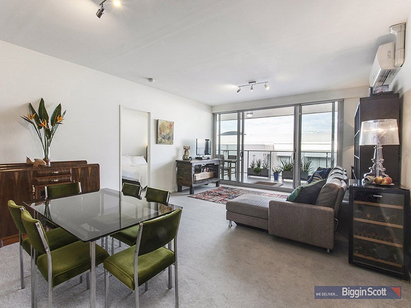6/4 Saltriver Place, Footscray VIC 3011