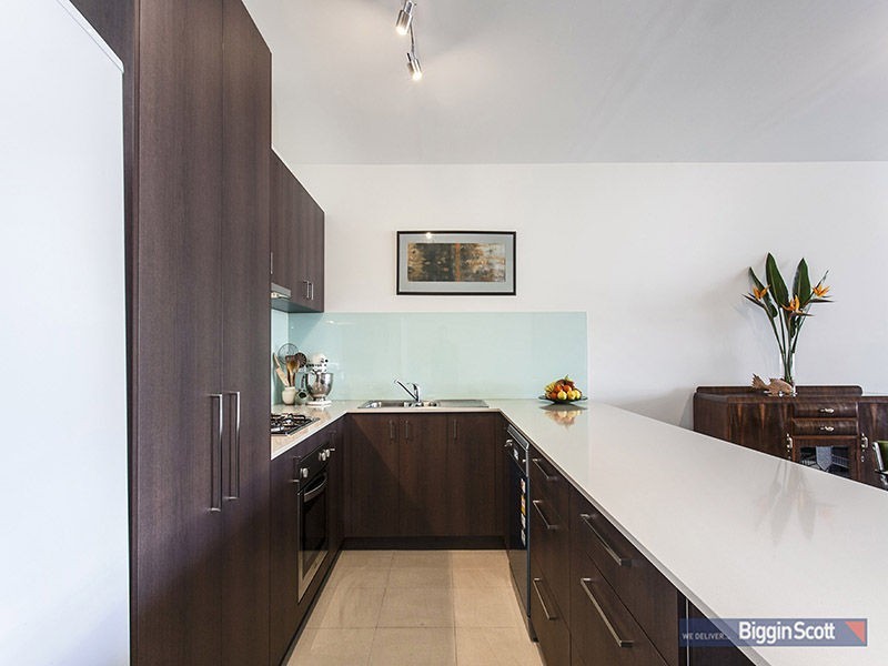 6/4 Saltriver Place, Footscray VIC 3011