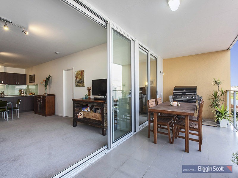 6/4 Saltriver Place, Footscray VIC 3011