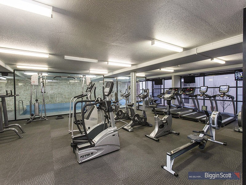 6/4 Saltriver Place, Footscray VIC 3011