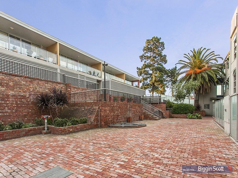 6/4 Saltriver Place, Footscray VIC 3011