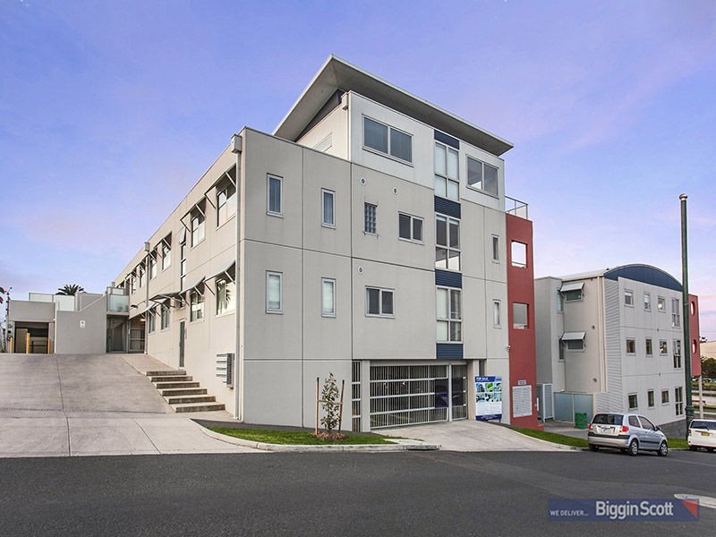 6/4 Saltriver Place, Footscray VIC 3011