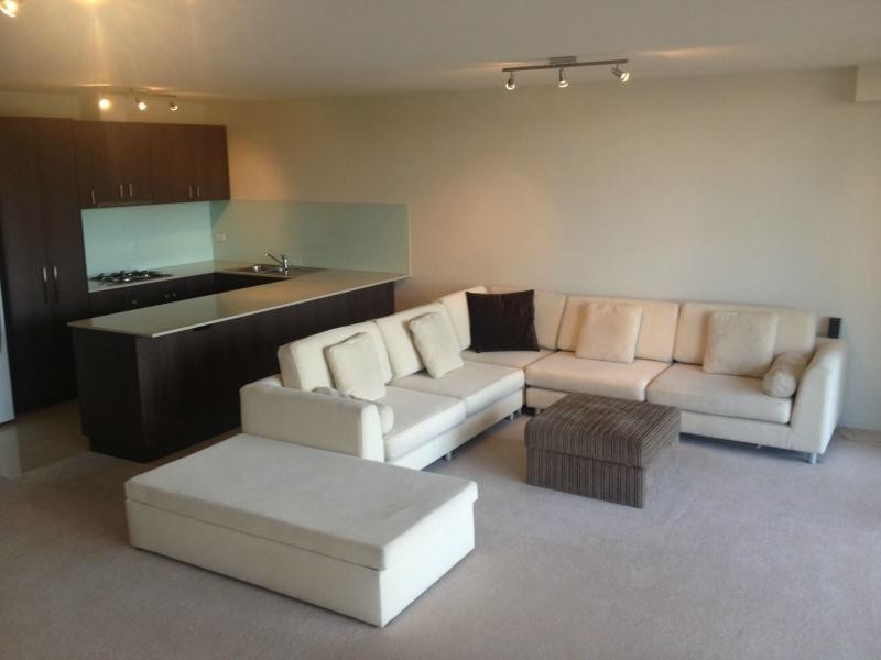 17/2 Saltriver Place, Footscray VIC 3011