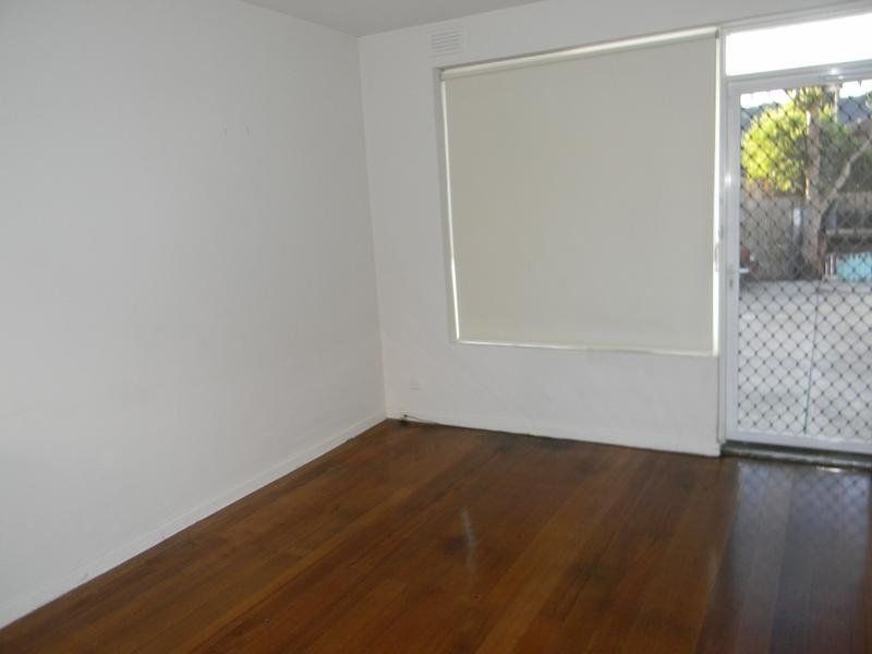 2/7 Saltley Street, South Kingsville VIC 3015